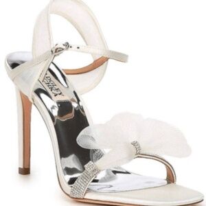 Badgley Mischka Jessica Sandal size 8.5 never been worn